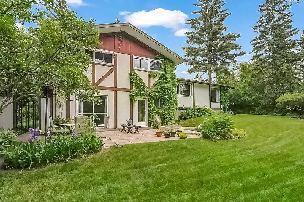 3415 Utah Crescent NW Calgary AB T2N 4A9