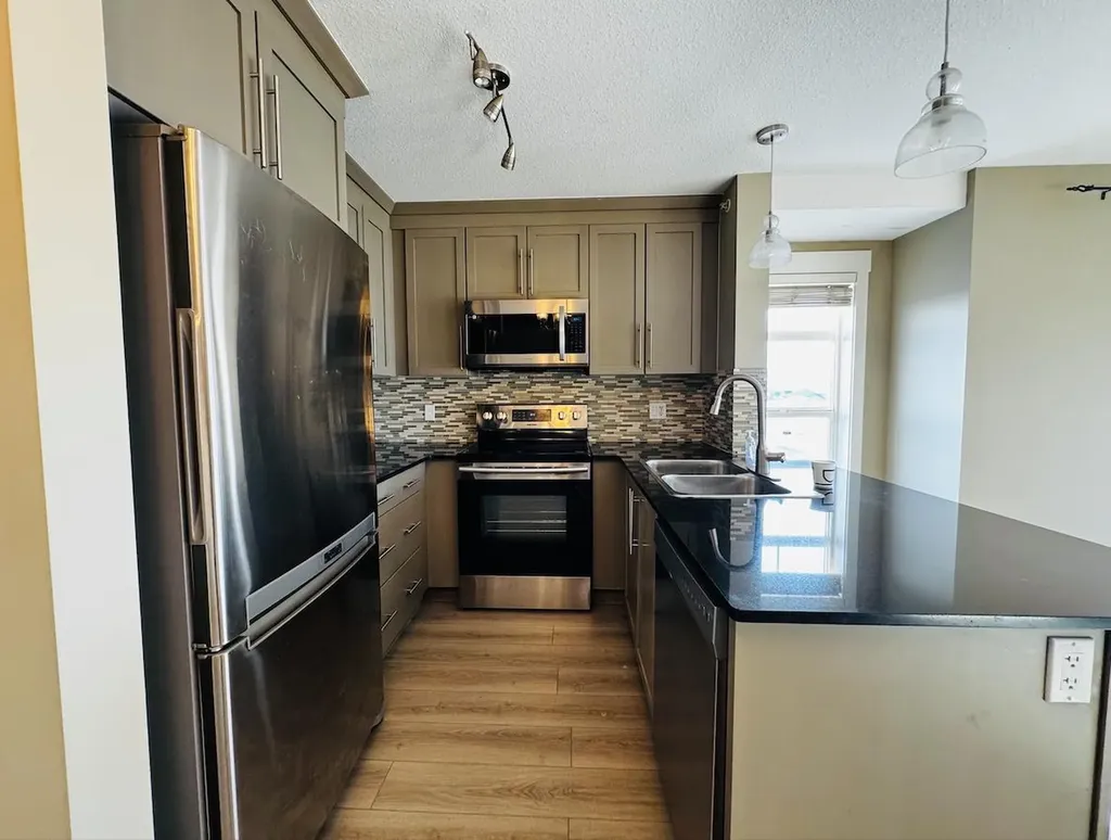 155 Skyview Ranch Way NE Calgary AB T3N0L1