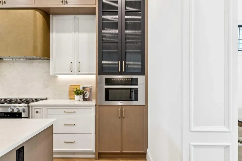 1603 42 Avenue SW Calgary AB T2T 2M4