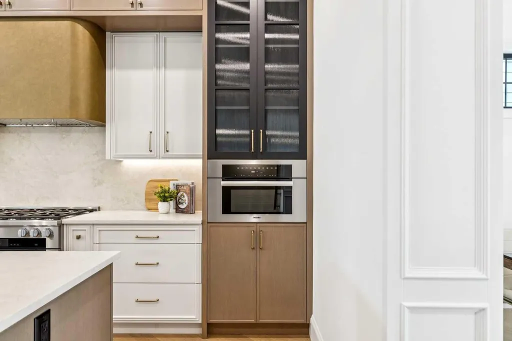 1603 42 Avenue SW Calgary AB T2T 2M4
