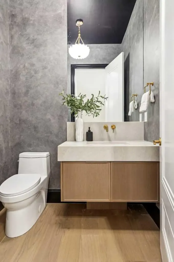 1603 42 Avenue SW Calgary AB T2T 2M4
