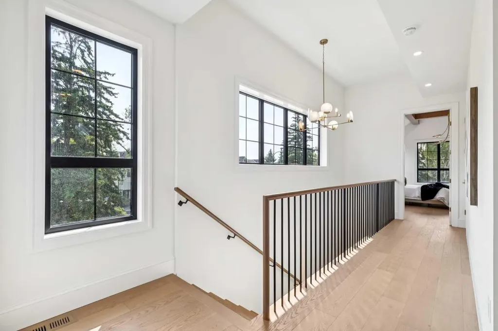 1603 42 Avenue SW Calgary AB T2T 2M4