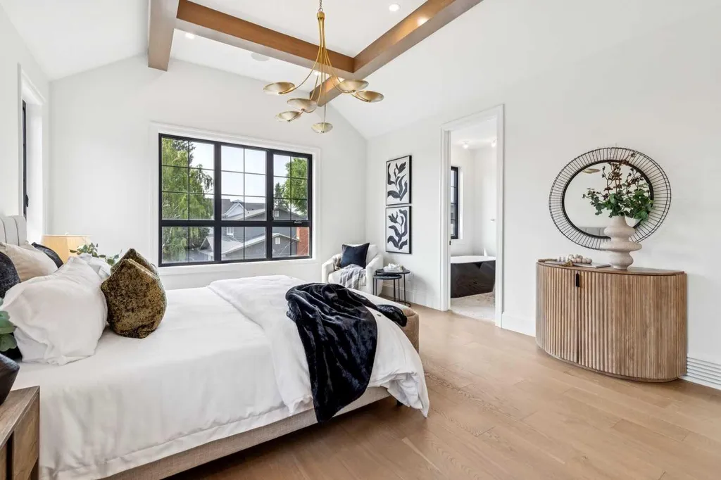 1603 42 Avenue SW Calgary AB T2T 2M4