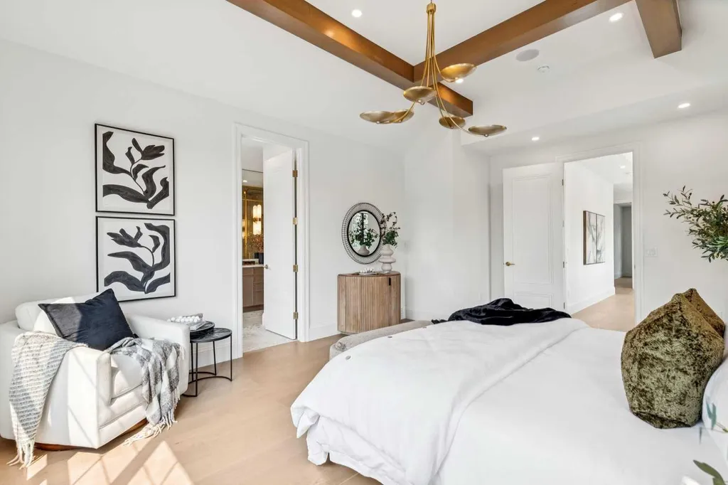 1603 42 Avenue SW Calgary AB T2T 2M4
