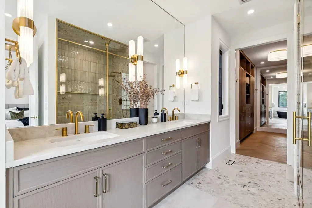 1603 42 Avenue SW Calgary AB T2T 2M4