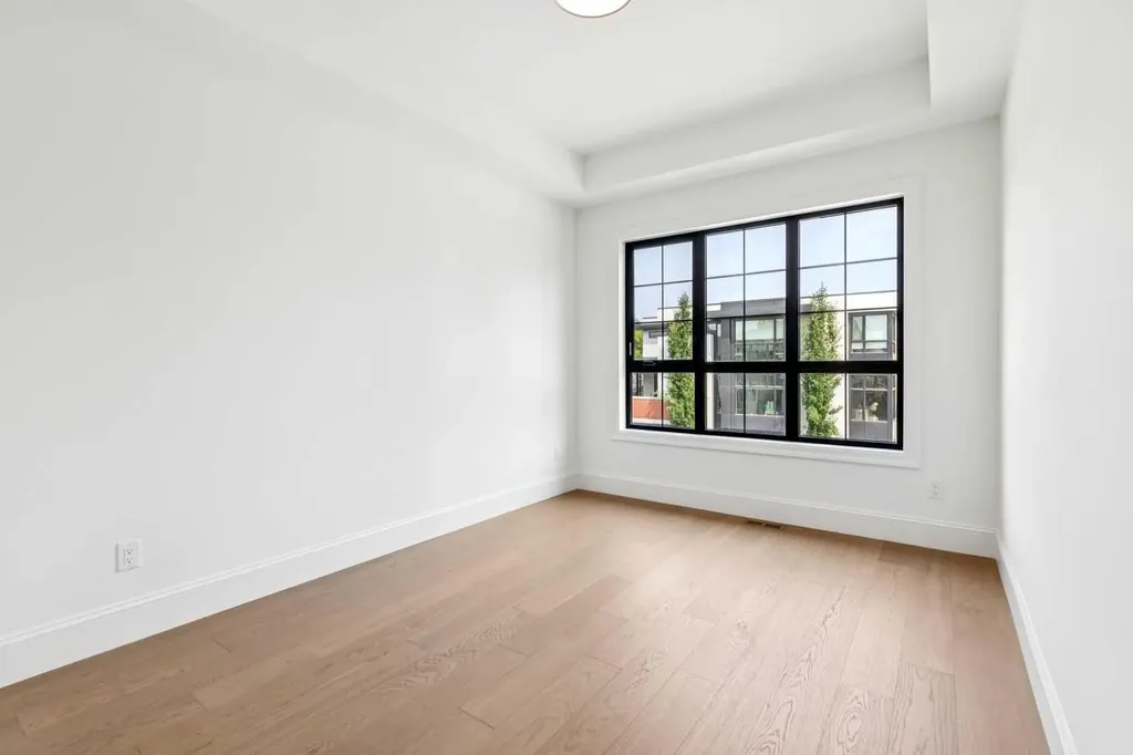1603 42 Avenue SW Calgary AB T2T 2M4