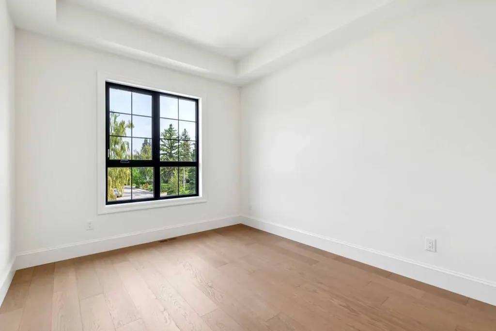 1603 42 Avenue SW Calgary AB T2T 2M4