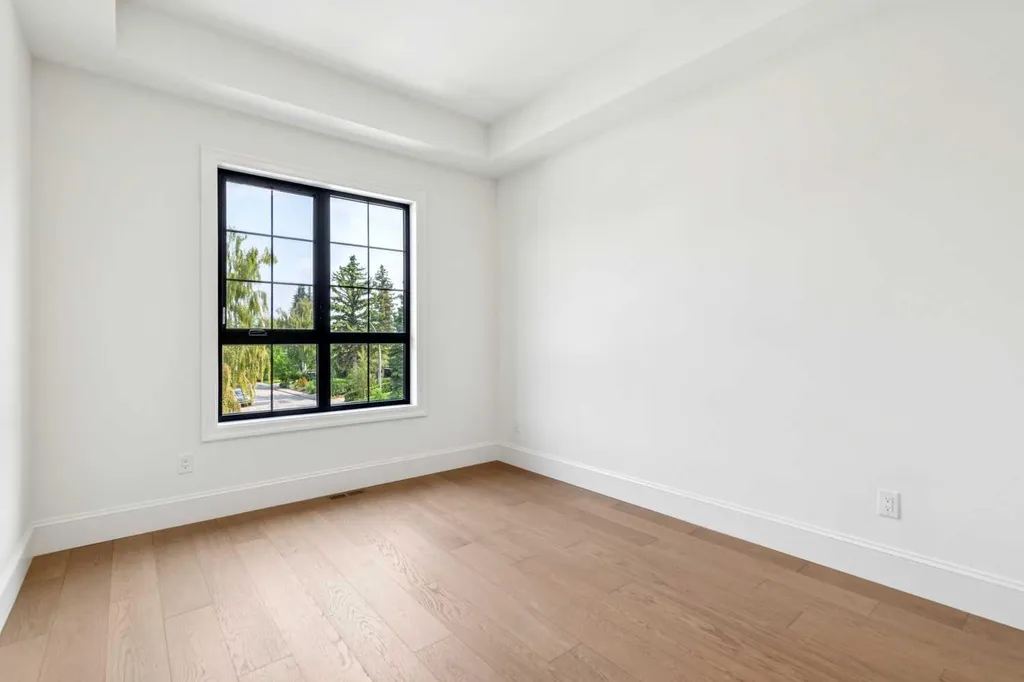 1603 42 Avenue SW Calgary AB T2T 2M4