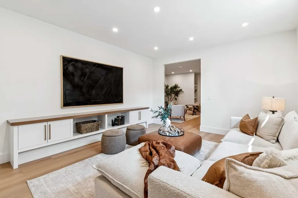 1603 42 Avenue SW Calgary AB T2T 2M4