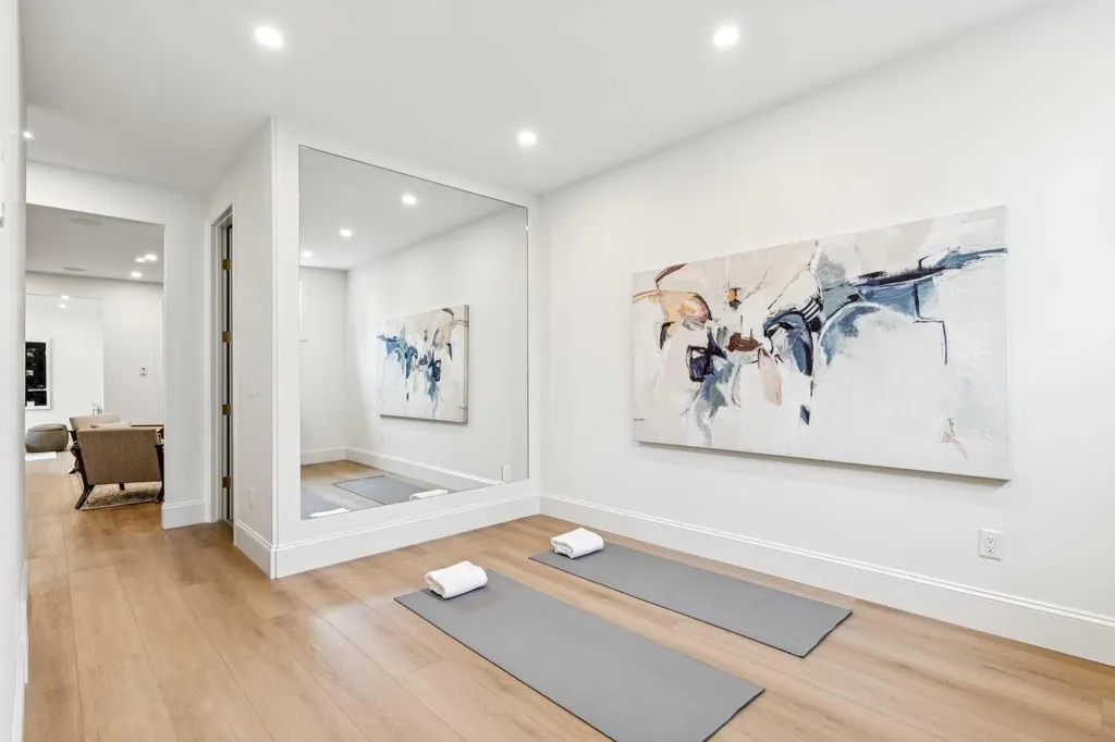1603 42 Avenue SW Calgary AB T2T 2M4