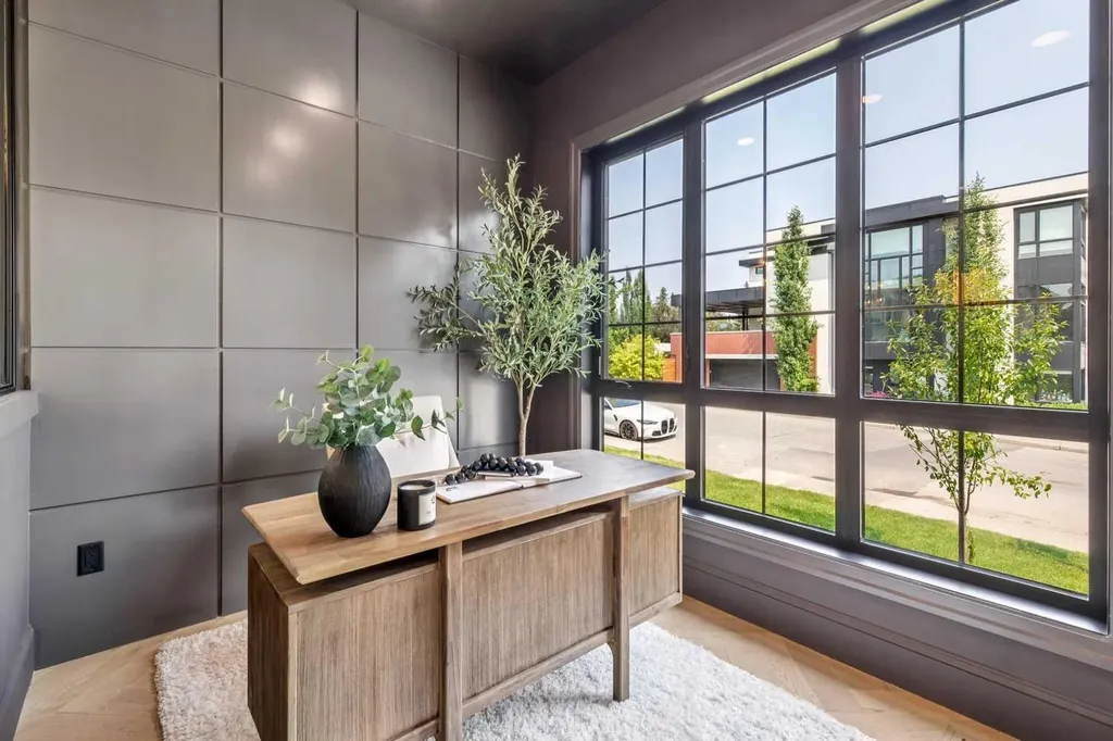 1603 42 Avenue SW Calgary AB T2T 2M4