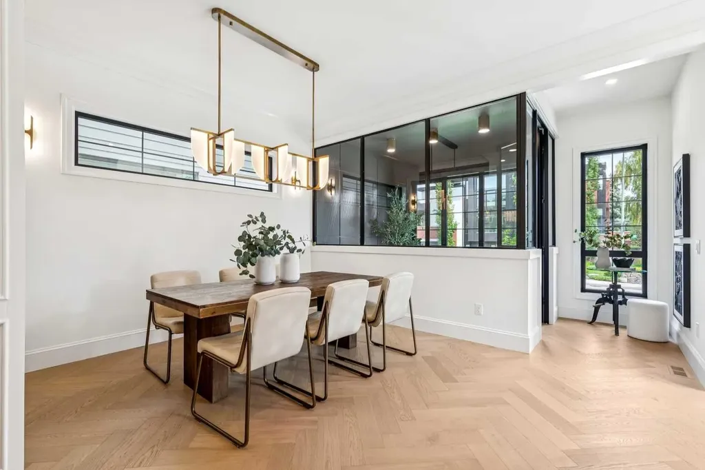 1603 42 Avenue SW Calgary AB T2T 2M4