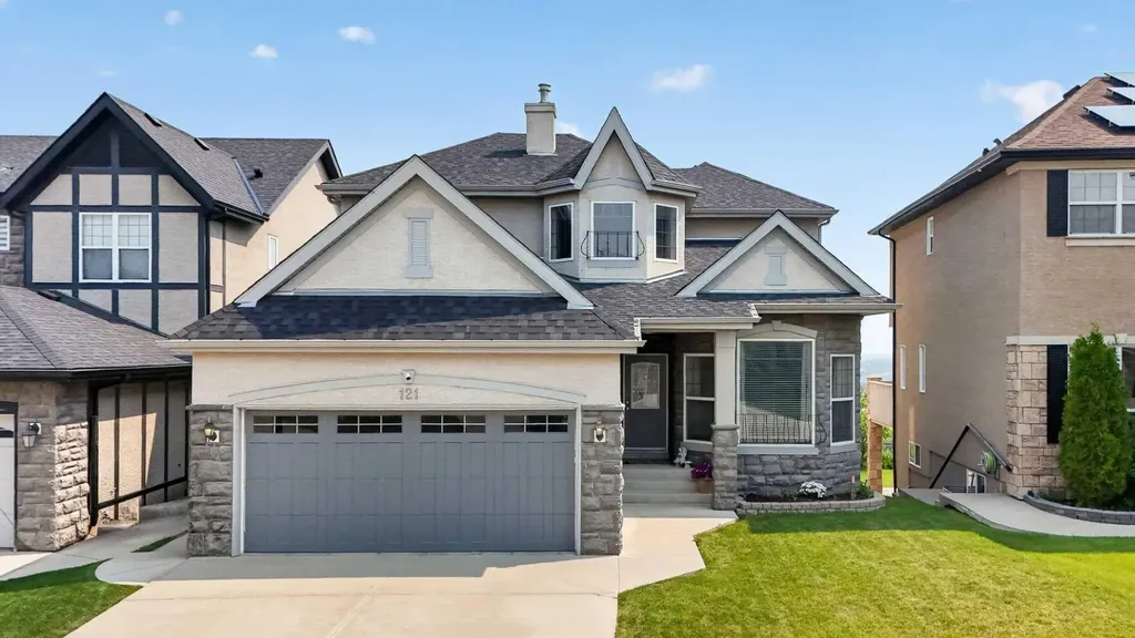 121 Sherwood Way NW Calgary AB T3R 1M8