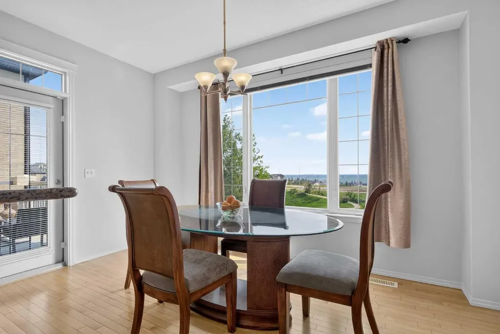 121 Sherwood Way NW Calgary AB T3R 1M8