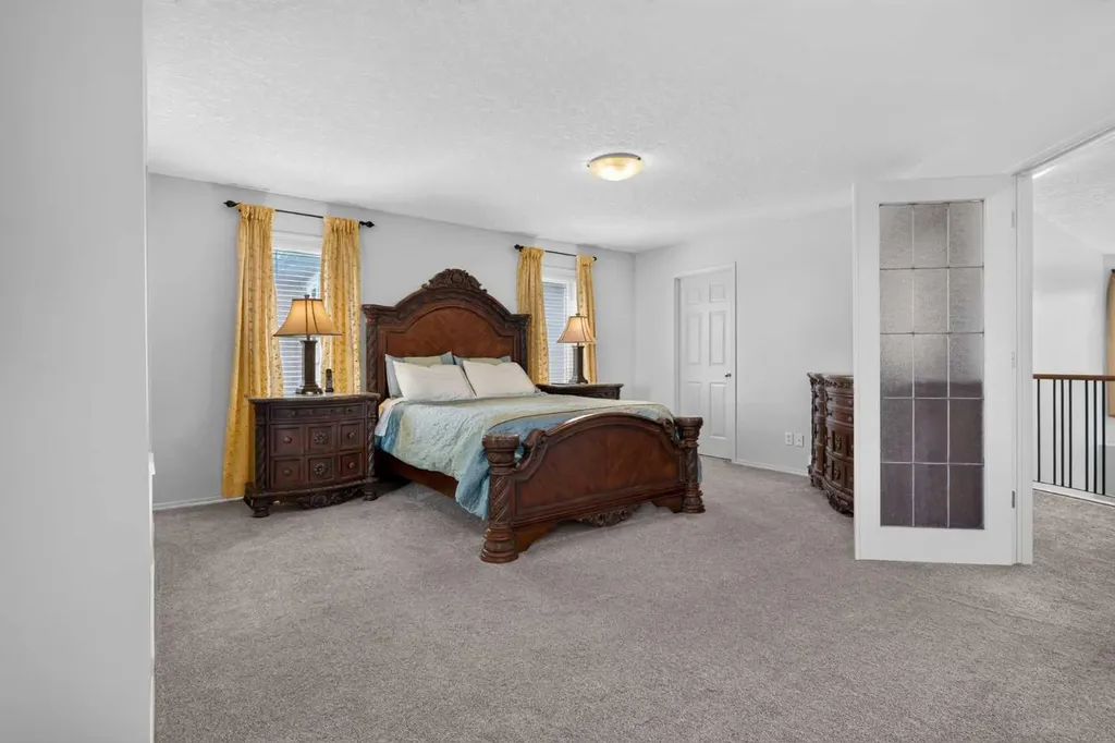 121 Sherwood Way NW Calgary AB T3R 1M8