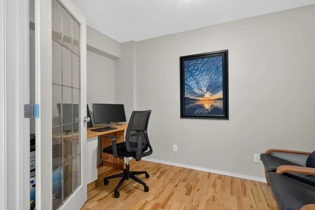 121 Sherwood Way NW Calgary AB T3R 1M8