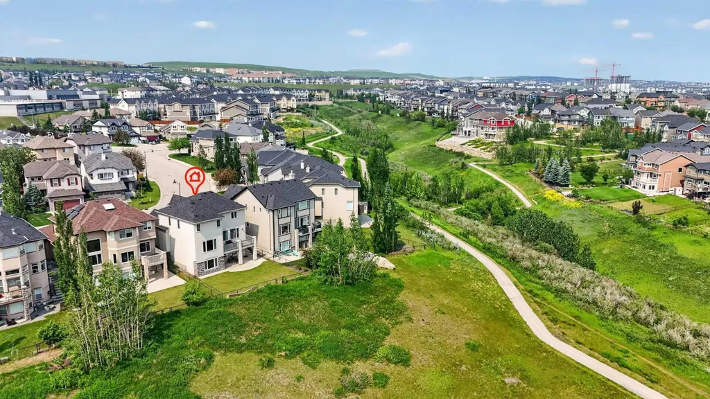 121 Sherwood Way NW Calgary AB T3R 1M8