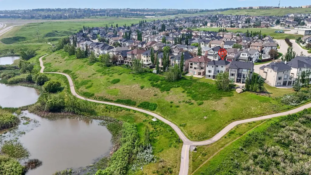 121 Sherwood Way NW Calgary AB T3R 1M8