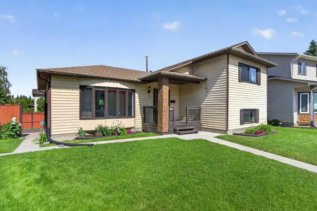 24 Mckenna Mews SE Calgary AB T2Z 1W8