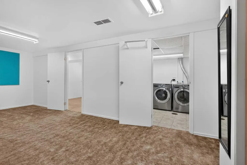 24 Mckenna Mews SE Calgary AB T2Z 1W8