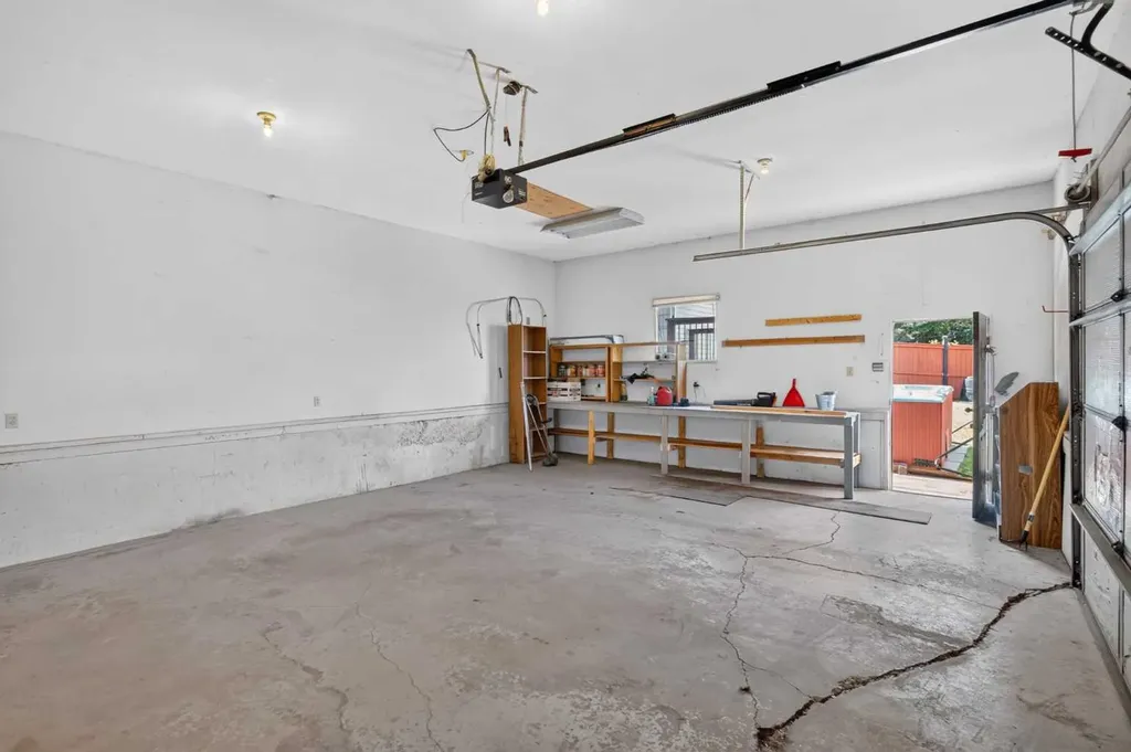 24 Mckenna Mews SE Calgary AB T2Z 1W8