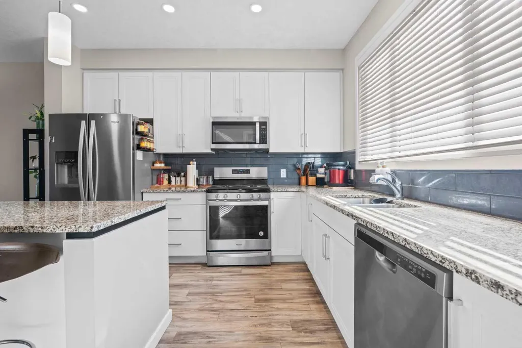 98 Copperstone Villas Calgary AB T2Z 5E3