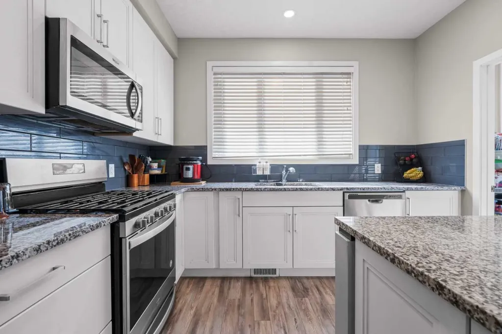 98 Copperstone Villas Calgary AB T2Z 5E3