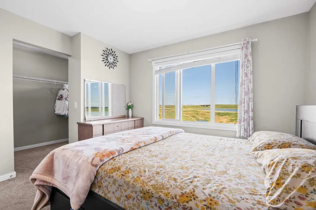 98 Copperstone Villas Calgary AB T2Z 5E3