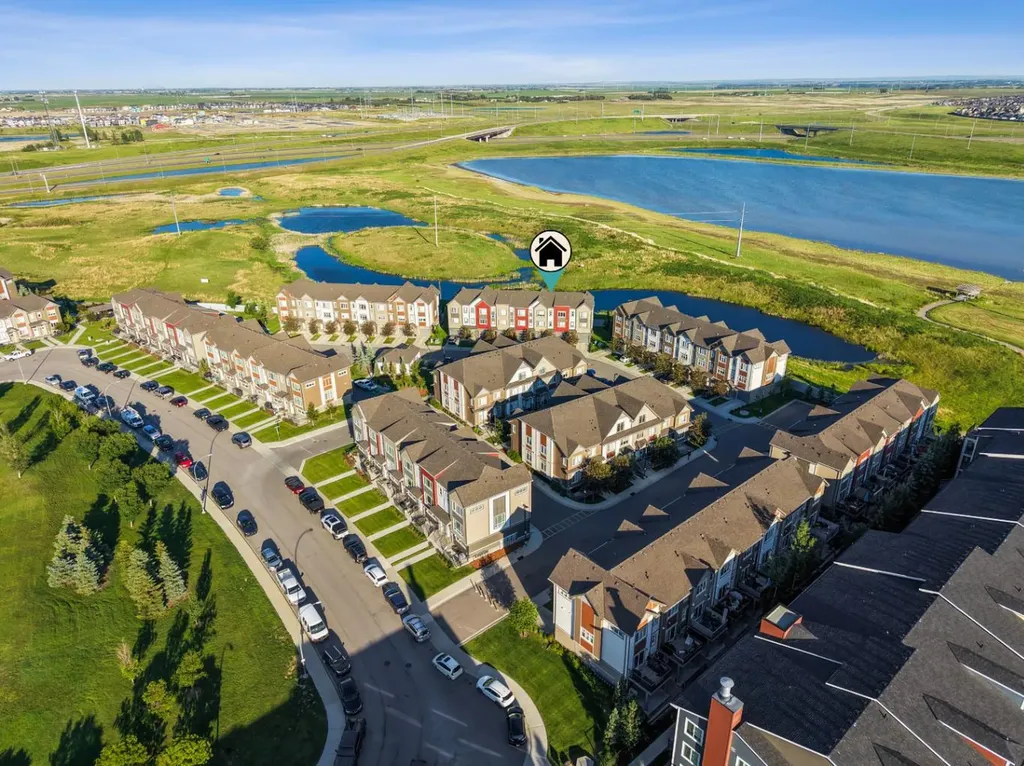 98 Copperstone Villas Calgary AB T2Z 5E3
