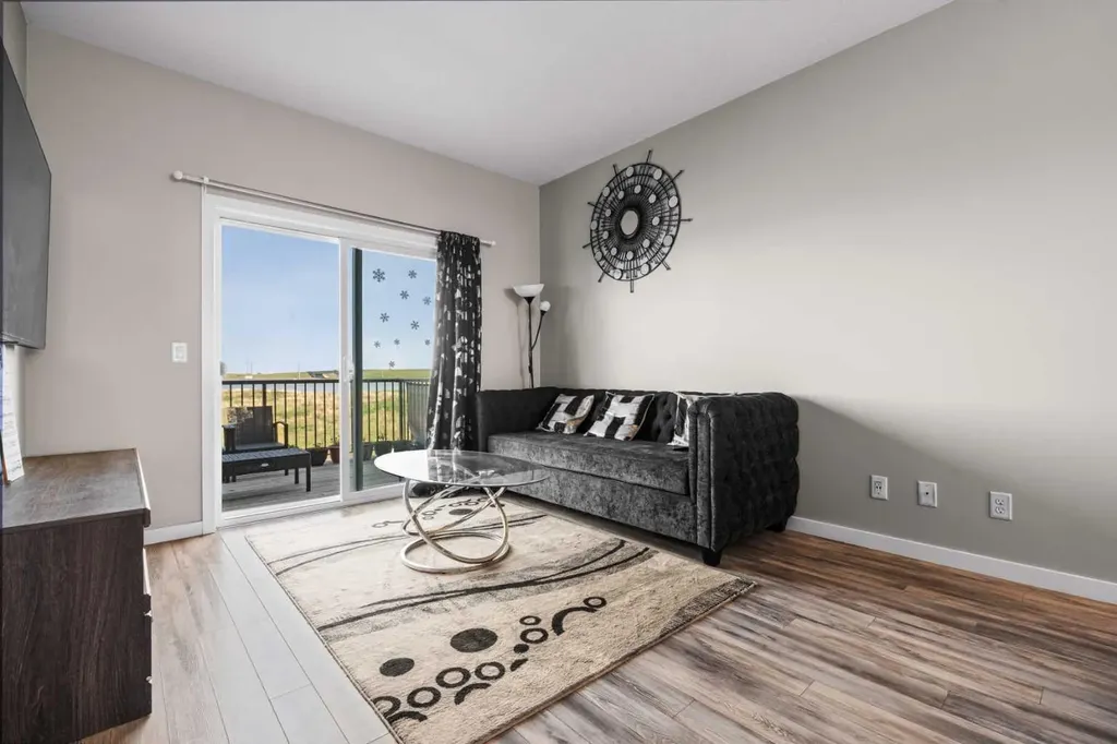 98 Copperstone Villas Calgary AB T2Z 5E3