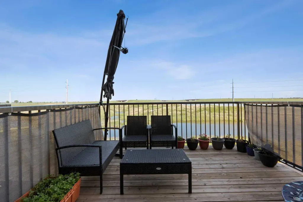 98 Copperstone Villas Calgary AB T2Z 5E3