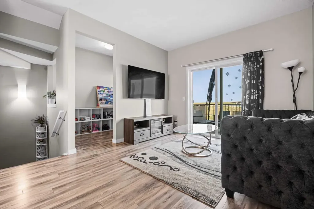 98 Copperstone Villas Calgary AB T2Z 5E3