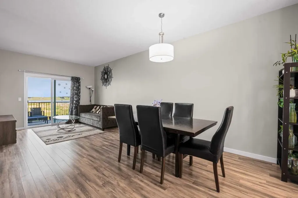 98 Copperstone Villas Calgary AB T2Z 5E3
