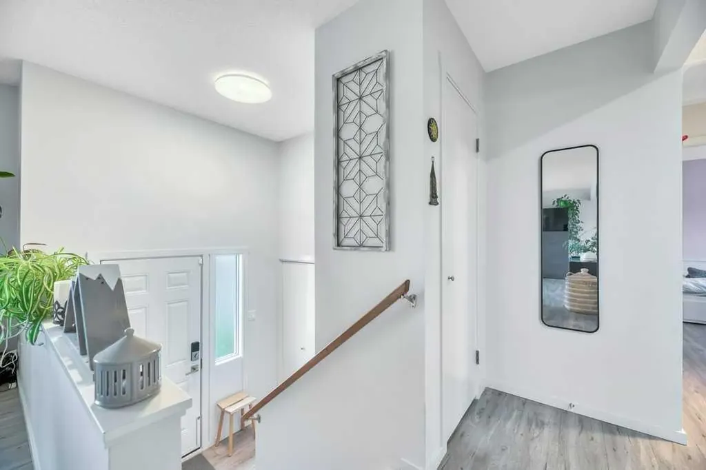 7311 35 Avenue NW Calgary AB T3B 1T2