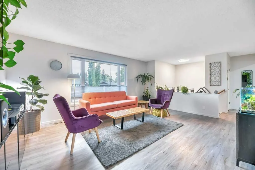 7311 35 Avenue NW Calgary AB T3B 1T2