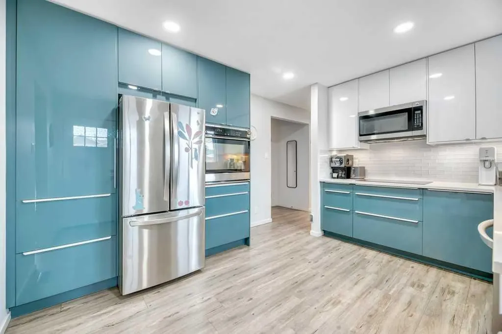 7311 35 Avenue NW Calgary AB T3B 1T2