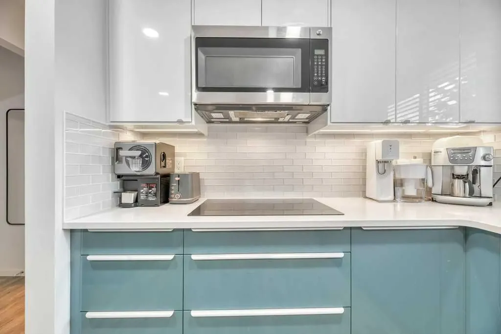 7311 35 Avenue NW Calgary AB T3B 1T2