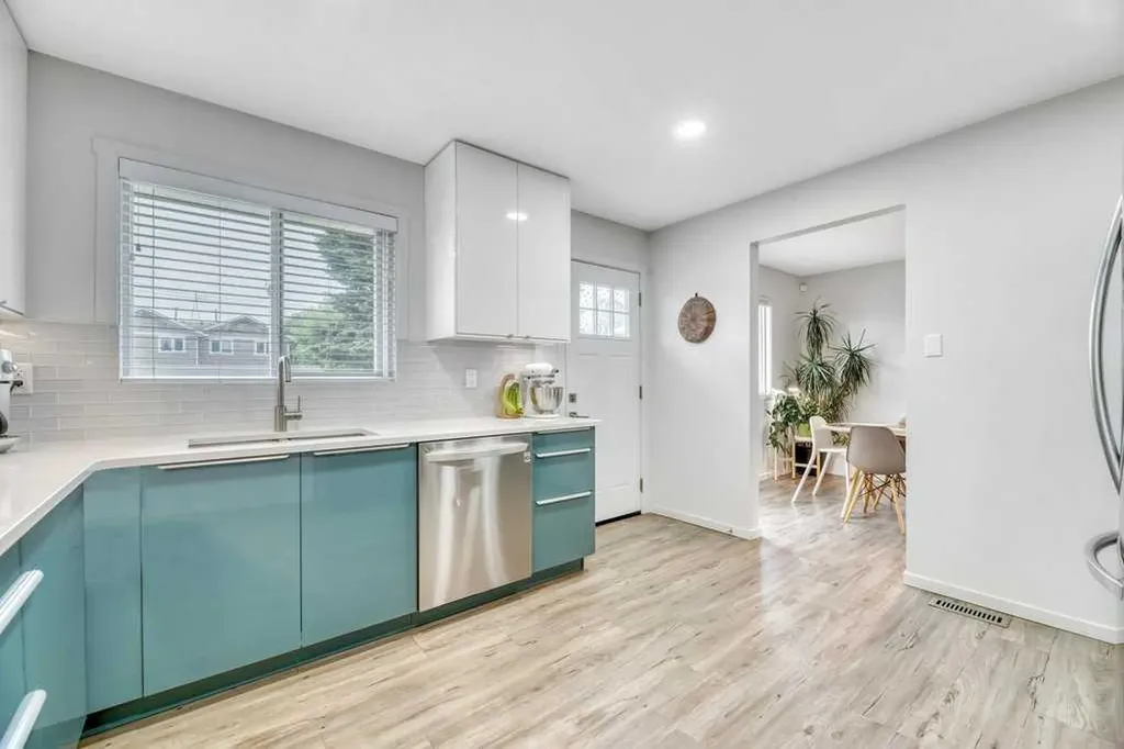 7311 35 Avenue NW Calgary AB T3B 1T2