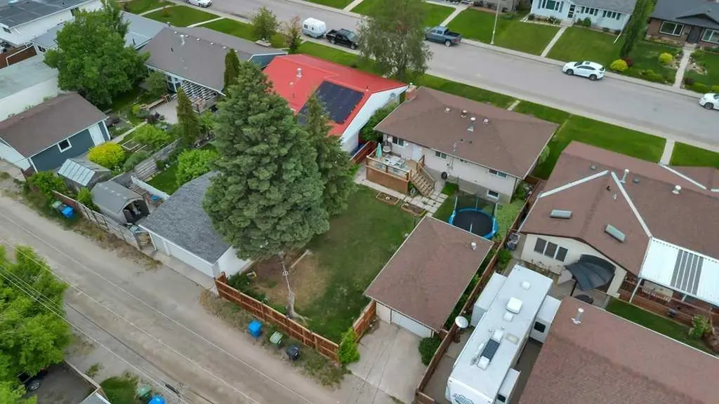 7311 35 Avenue NW Calgary AB T3B 1T2