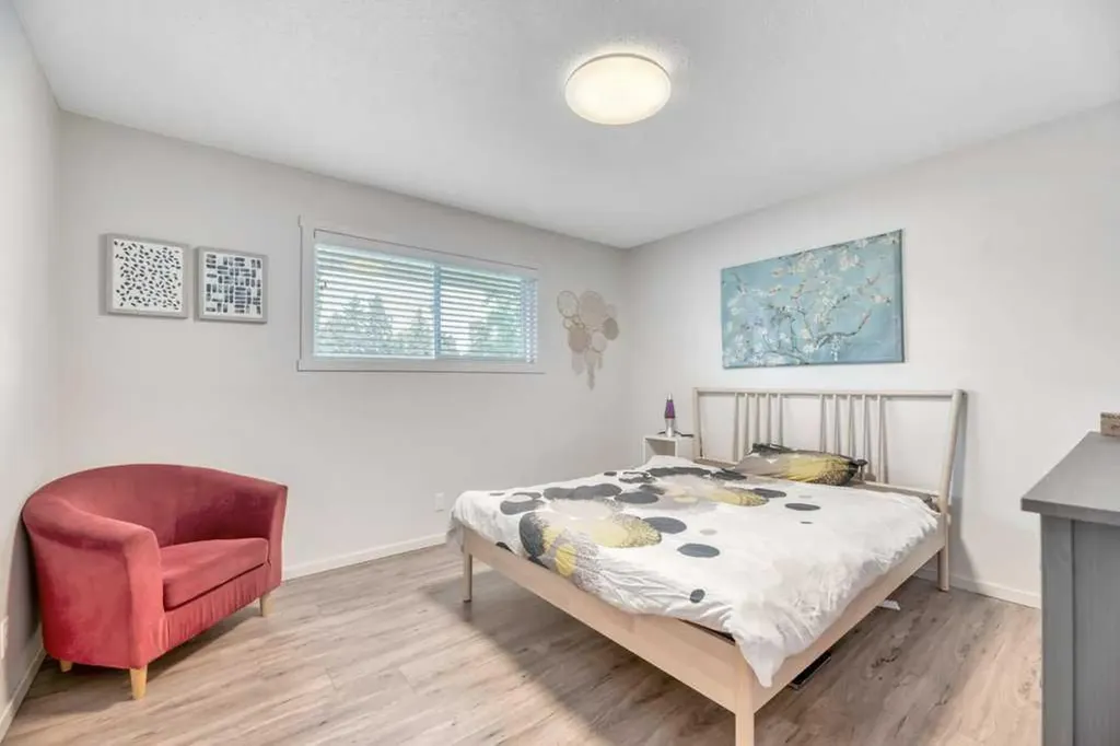 7311 35 Avenue NW Calgary AB T3B 1T2