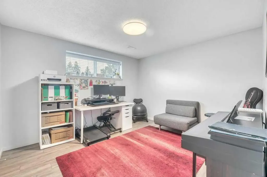 7311 35 Avenue NW Calgary AB T3B 1T2