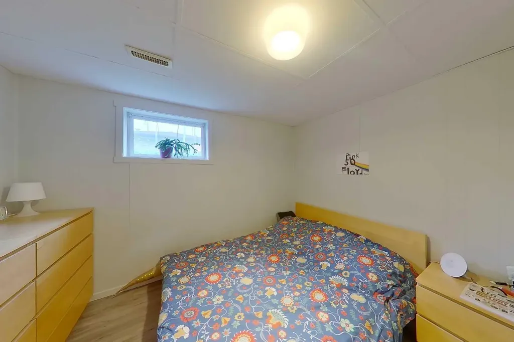 7311 35 Avenue NW Calgary AB T3B 1T2