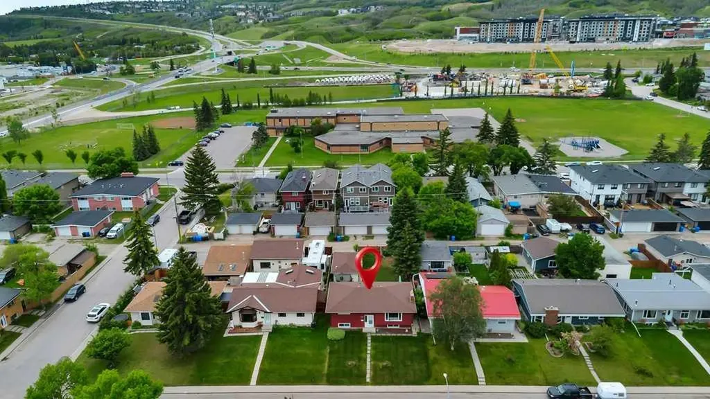 7311 35 Avenue NW Calgary AB T3B 1T2
