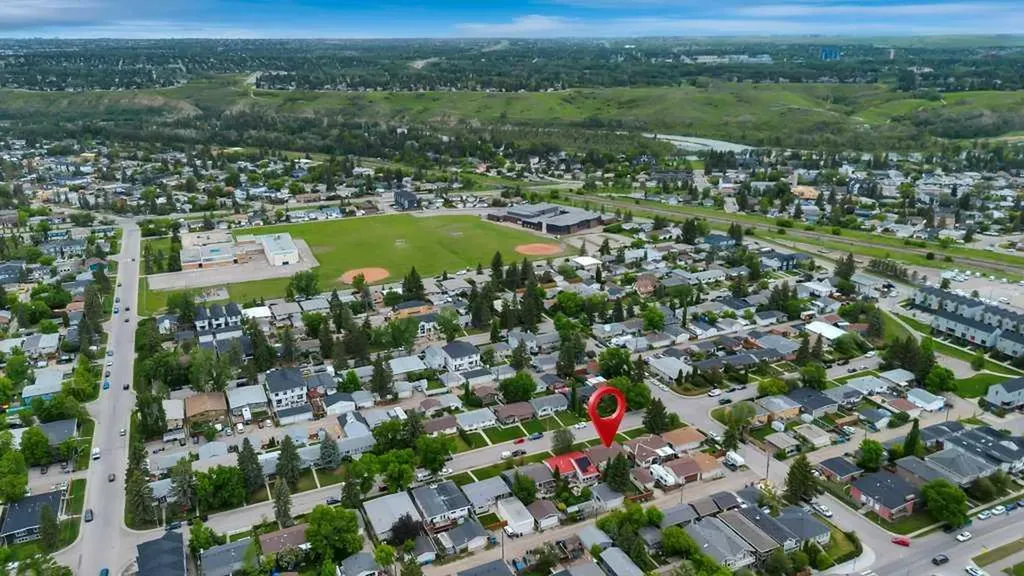 7311 35 Avenue NW Calgary AB T3B 1T2