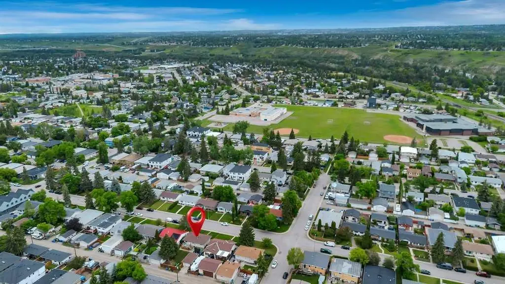 7311 35 Avenue NW Calgary AB T3B 1T2