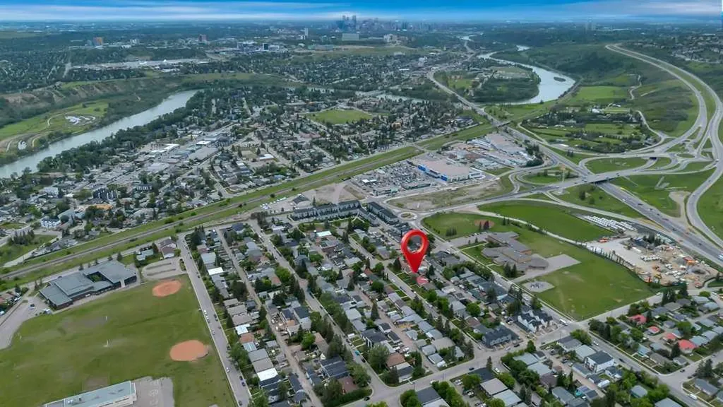 7311 35 Avenue NW Calgary AB T3B 1T2