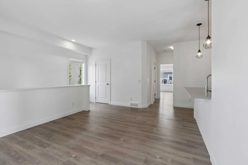 24 Rivercrest Drive Cochrane AB T4C 2C8