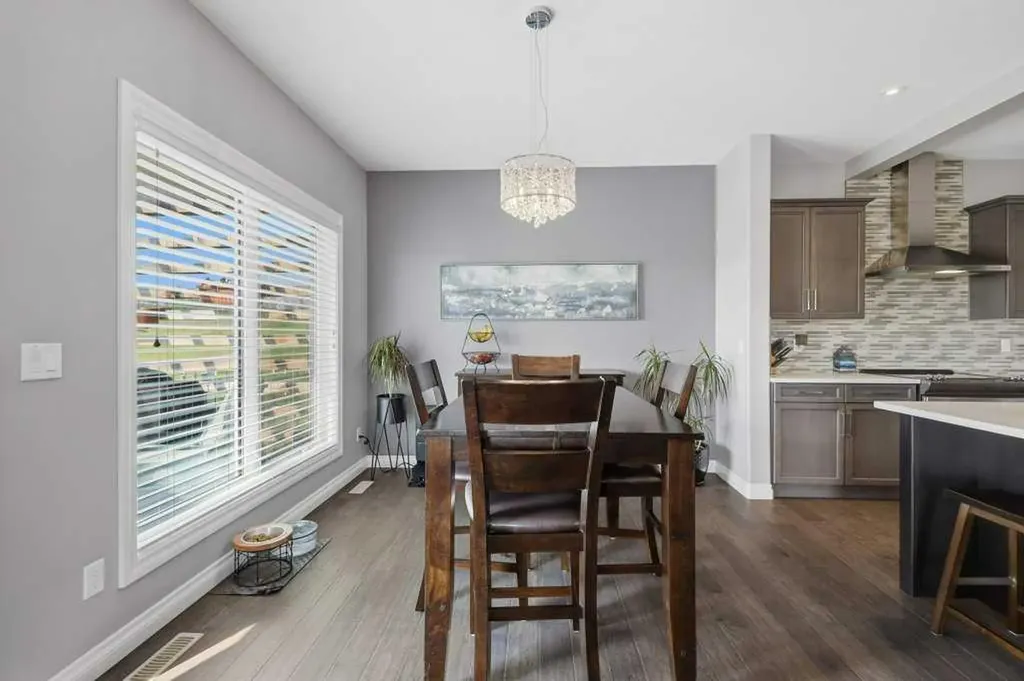 23 Vanveller Way Sylvan Lake AB T4S 0M4