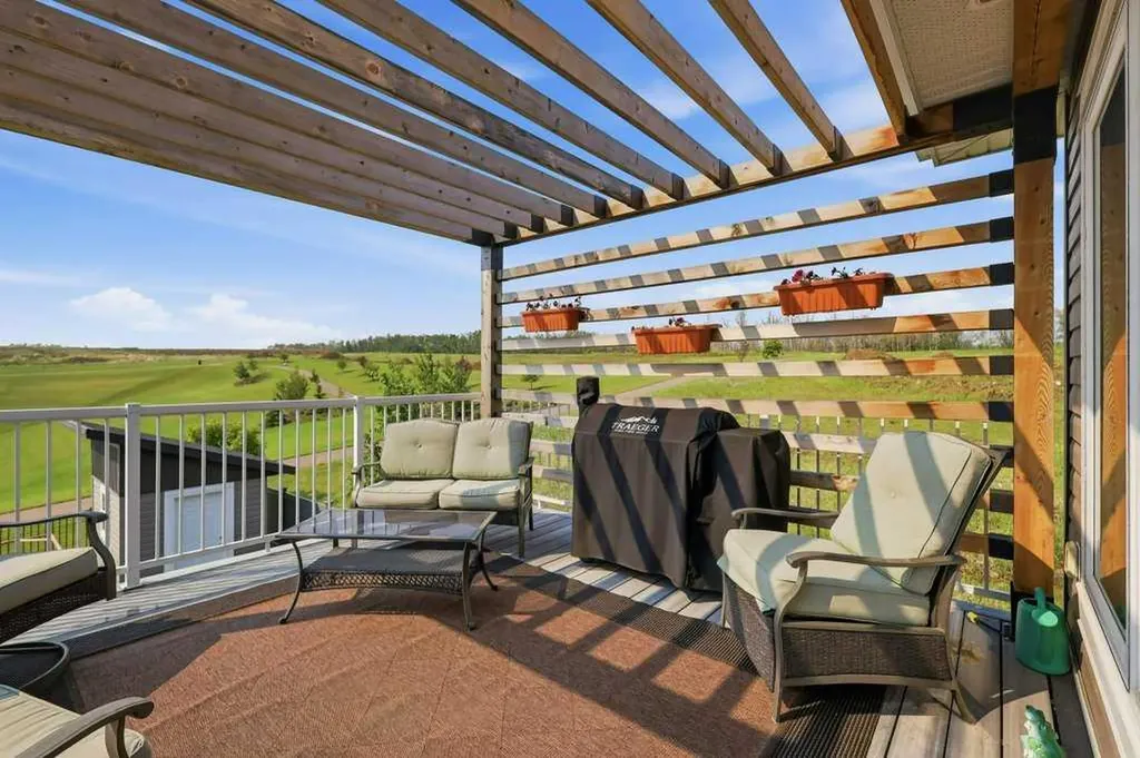 23 Vanveller Way Sylvan Lake AB T4S 0M4