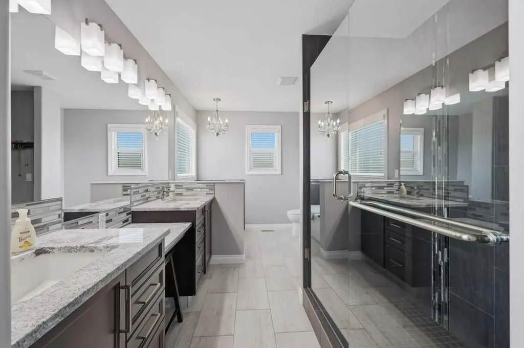 23 Vanveller Way Sylvan Lake AB T4S 0M4